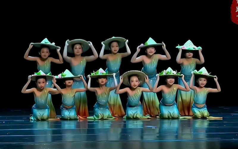 舞蹈汇报演出少儿中国舞5个人