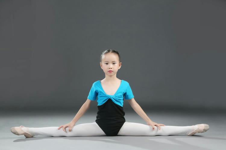 少女舞蹈视频8-12岁简单一点的相关图片