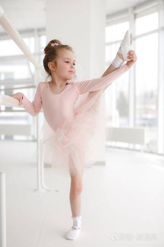 少女舞蹈视频8-12岁芭蕾的相关图片